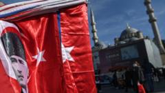 المجتمع التركي به تيارات مختلفةن إسلامية وعلمانية، ولكل منها جمهوره