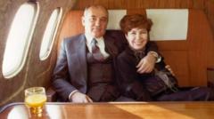 Mikhail dan Raisa Gorbachev menikah selama 46 tahun. Raisa meninggal dunia pada 1999. 