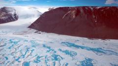 315 Billion-tonne Iceberg Breaks Off Antarctica - BBC News