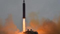 북한이 발사하는 탄도미사일