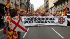 Reuters A man dressed as Sant Jordi (Saint George, patron of Aragon and Catalonia) attends a pro-Spanish demonstration held by the "Tabarnia" movement in Barcelona, Spain, 4 March 2018
