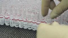 Производство вакцины для профилактики коронавирусной инфекции в лабораториях фармацевтического завода 