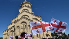 Собор в Тбилиси. 17 мая в международный день борьбы с гомофобией в Грузии отмечают день святости семьи