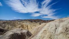 Ifoto ya Death Valley, California, yafashwe mu kwa karindwi 2020