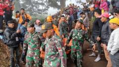 Gunung Marapi erupsi: Jumlah korban meninggal bertambah, total 22 jiwa