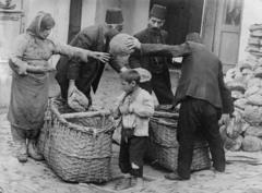 Sobrevivientes del genocidio armenio de 1915.