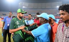 পাকিস্তান ক্রিকেট দল ভারতের শহর হায়দ্রাবাদে উষ্ণ অভ্যর্থনা ও সমর্থন পাচ্ছে।