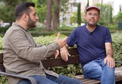 مراسل بي بي سي في القدس مهند توتنجي وهو يتحدث مع يوني حول وجهة نظره بخصوص السلام البارد مع الشعب المصري