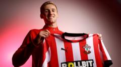 Southampton sign midfielder Downes from West Ham
