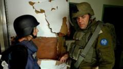 El portavoz de las FDI, el teniente coronel Jonathan Conricus, mostró al equipo de la BBC una parte del hospital de Al Shifa.