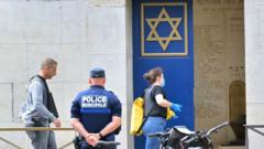 Man shot dead after French synagogue set on fire