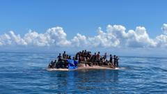 Kapal yang membawa pengungsi Rohingya 'terbalik' di perairan Aceh Barat, tim penyelamat berusaha mengevakuasi