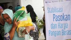 'Lupa, kapan terakhir makan daging' - Warga keluhkan harga sembako melambung tinggi