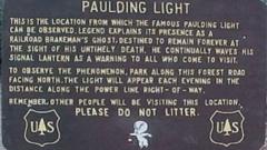 Letrero que señala la ubicación de las luces de paulding