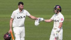 Surrey ease to win over Warwickshire