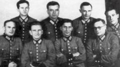 Roman Shukhevych (soldan ikinci -1942)