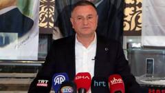 CHP, Hatay'da Lütfü Savaş'ın adaylığıyla yola devam etme kararı aldı