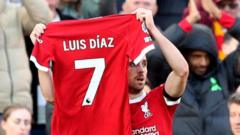 Diago Jota, Pazar günkü maçta gol attıktan sonra Luis Diaz'ın formasını kaldırdı