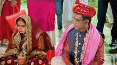 बिहार में बाहुबली नेता अशोक महतो की 17 साल की क़ैद के बाद 60 साल में 'सियासी शादी'