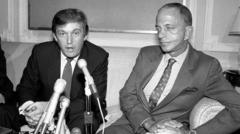 Roy Cohn, el oscuro abogado que ayudó a Donald Trump en su ascenso al poder