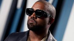 Kanye West, sekarang dikenal sebagai Ye, terkenal karena hits seperti Gold Digger dan Stronger