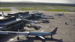 Whippet delays Manchester airport flights - BBC News
