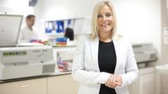 Military health expert knighted - BBC News