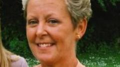 Tenerife murder victim's daughters meet killer's family - BBC News