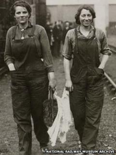 How Land Girls helped feed Britain to victory in WW1 - BBC News