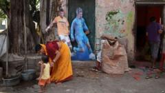 In pictures: World Cup fever grips India - BBC News