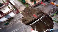 Sinkhole in Naples street