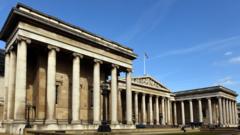 British Museum defines Greek naked ideal - BBC News