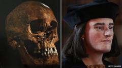 Richard III: Leicester welcomes king's remains - BBC News