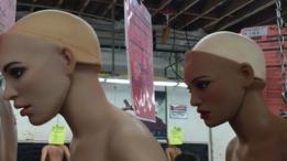 Bonecas da Real Dolls prontas para serem personalizadas de acordo com o gosto do cliente