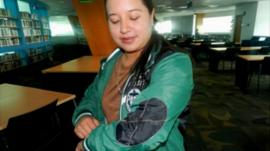 La chaqueta para repeler a agresores sexuales con descargas eléctricas inventada por estudiantes de México