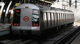 कोरोना वायरस: दिल्ली में बसें और मेट्रो खुलीं तो क्या होंगी चुनौतियां