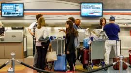 Qué consecuencias tiene para el transporte aéreo que hayan prohibido volar al Boeing 737 MAX