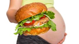 4 mitos y verdades sobre lo que pueden comer las embarazadas