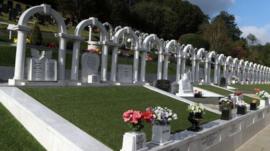 Aberfan: la tragedia que hace 50 años sepultó a una escuela y mató a 116 niños