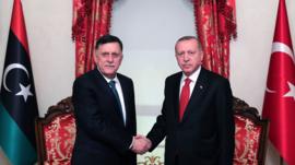 الاتفاق العسكري بين تركيا وليبيا يوصف في صحف عربية بأنه يصب الزيت