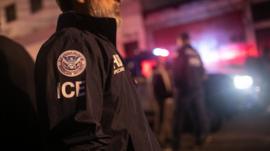 As novas regras que ampliam deportação imediata de imigrantes ilegais nos EUA