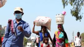 लॉकडाउन: दिल्ली से मुरैना पैदल, व्यक्ति की हुई मौत