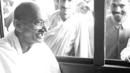 जब गांधी को ज़हर देने से पहले रो पड़े बतख़ मियां