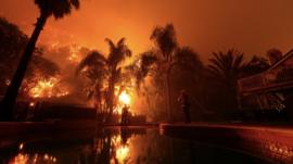 Os bombeiros particulares que protegem casas de ricos e famosos dos incêndios na Califórnia