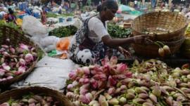 कोरोना वायरस: भारत के फल और सब्ज़ी बाज़ार बन रहे हैं हॉटस्पॉट