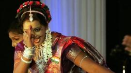 कोरोना वायरस: महाराष्ट्र के इन कलाकारों की ज़िंदगी बनी 'तमाशा'