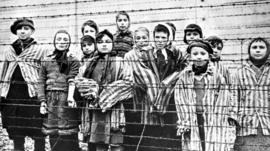 Cómo el campo de concentración de Auschwitz se convirtió en el centro del Holocausto nazi