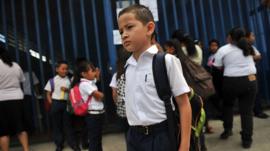 Por qué están cerrando escuelas en Costa Rica (y qué dice eso del mejor sistema educativo de Centroamérica)