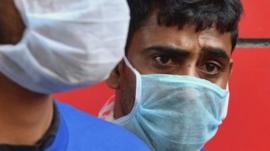 कोरोना वायरस: किन हालात में काम कर रहे हैं भारतीय डॉक्टर