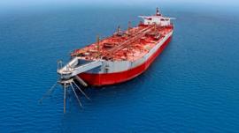 El petrolero fantasma que amenaza desde el mar Rojo con provocar 